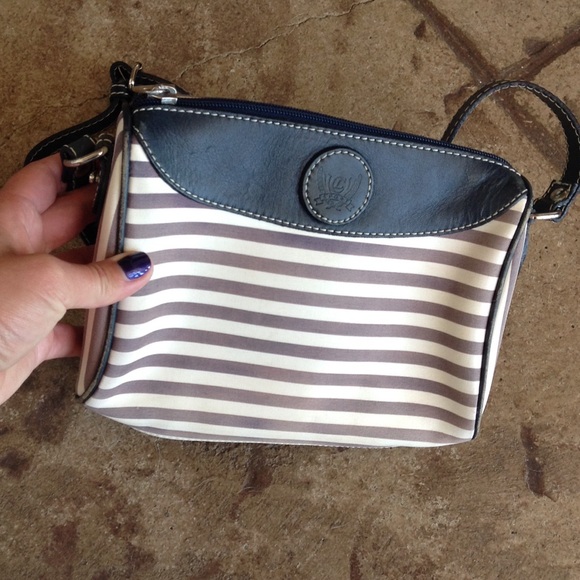 Liz Claiborne purse - Picture 3 of 5